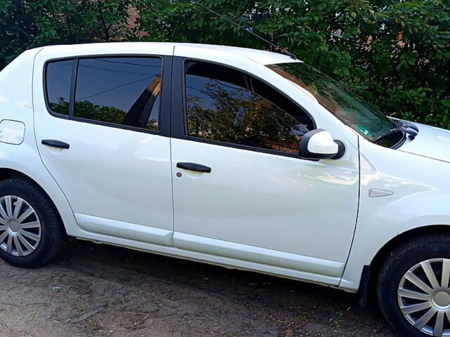 Белый Дачия Сандеро, объемом двигателя 1.4 л и пробегом 192 тыс. км за 4300 $, фото 3 на Automoto.ua