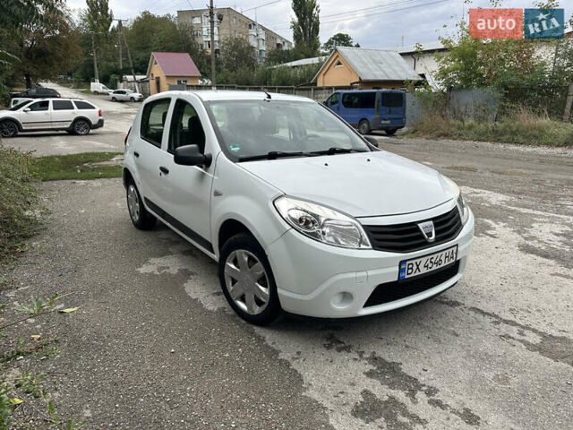 Белый Дачия Сандеро, объемом двигателя 1.2 л и пробегом 120 тыс. км за 4500 $, фото 3 на Automoto.ua
