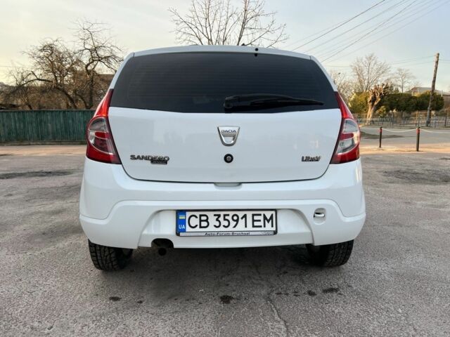 Белый Дачия Сандеро, объемом двигателя 1.1 л и пробегом 245 тыс. км за 4200 $, фото 5 на Automoto.ua