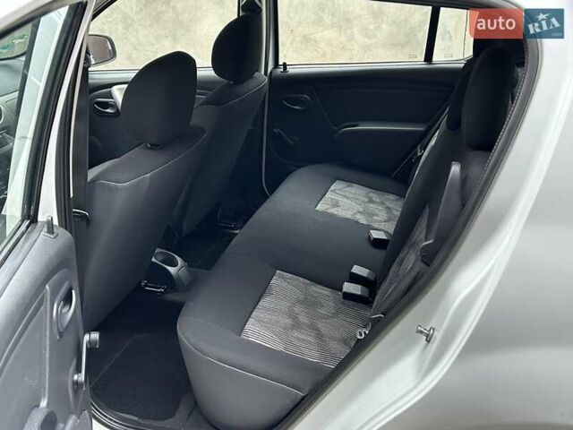 Белый Дачия Сандеро, объемом двигателя 1.2 л и пробегом 187 тыс. км за 4200 $, фото 26 на Automoto.ua