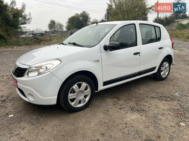 Білий Дачія Sandero, об'ємом двигуна 1.2 л та пробігом 142 тис. км за 4650 $, фото 4 на Automoto.ua