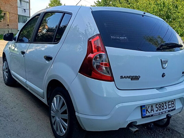 Белый Дачия Сандеро, объемом двигателя 1.4 л и пробегом 192 тыс. км за 4300 $, фото 5 на Automoto.ua