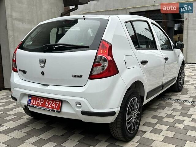 Белый Дачия Сандеро, объемом двигателя 1.2 л и пробегом 187 тыс. км за 4200 $, фото 10 на Automoto.ua