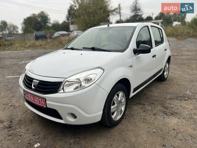 Білий Дачія Sandero, об'ємом двигуна 1.2 л та пробігом 142 тис. км за 4650 $, фото 1 на Automoto.ua