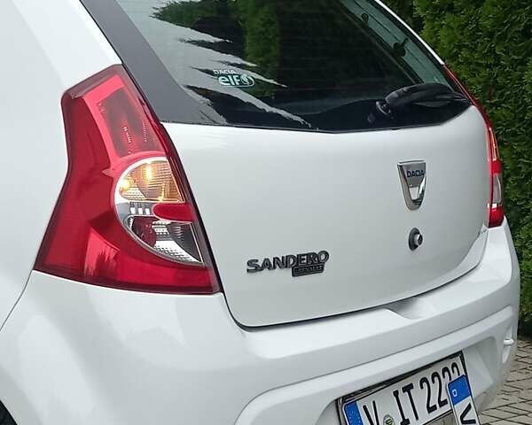 Білий Дачія Sandero, об'ємом двигуна 1.2 л та пробігом 160 тис. км за 4299 $, фото 38 на Automoto.ua