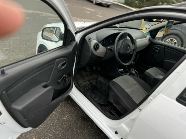 Белый Дачия Сандеро, объемом двигателя 1.4 л и пробегом 3 тыс. км за 4000 $, фото 3 на Automoto.ua