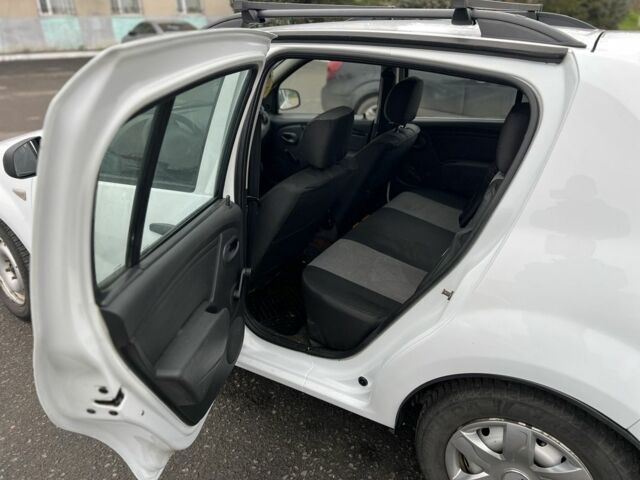 Белый Дачия Сандеро, объемом двигателя 1.4 л и пробегом 3 тыс. км за 4000 $, фото 4 на Automoto.ua