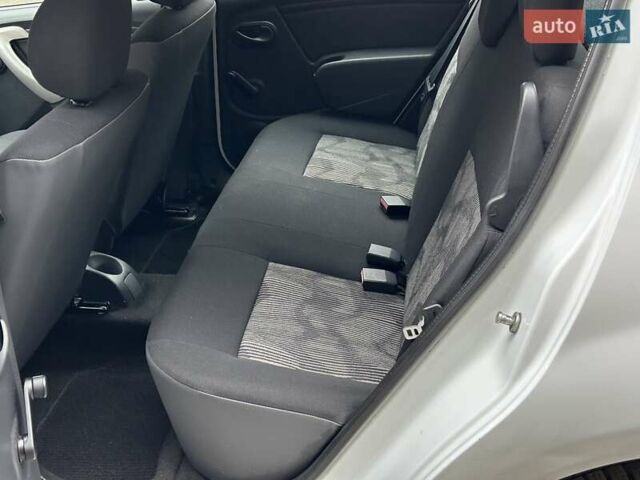 Белый Дачия Сандеро, объемом двигателя 1.2 л и пробегом 187 тыс. км за 4200 $, фото 25 на Automoto.ua