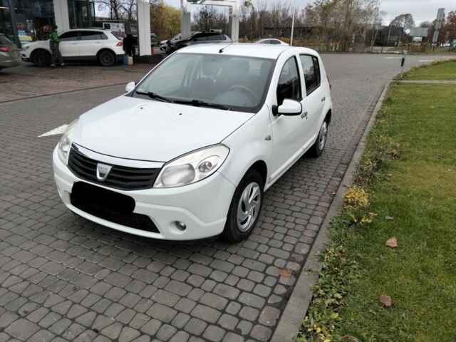 Белый Дачия Сандеро, объемом двигателя 0 л и пробегом 234 тыс. км за 3400 $, фото 1 на Automoto.ua