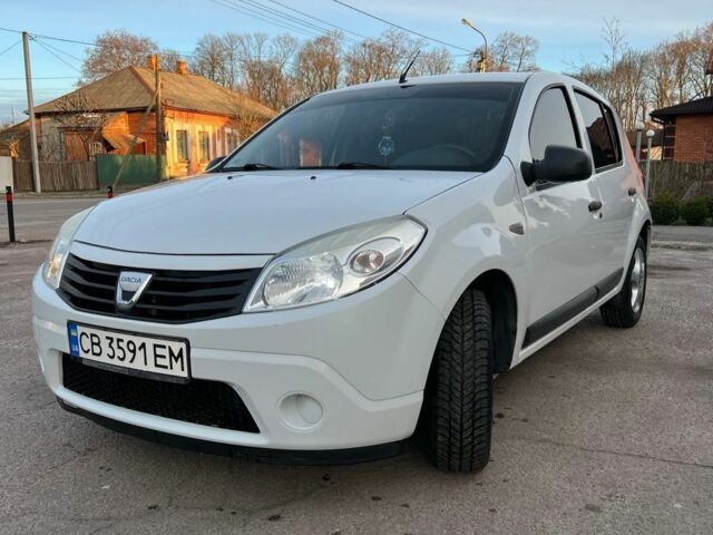 Белый Дачия Сандеро, объемом двигателя 1.1 л и пробегом 245 тыс. км за 4200 $, фото 1 на Automoto.ua