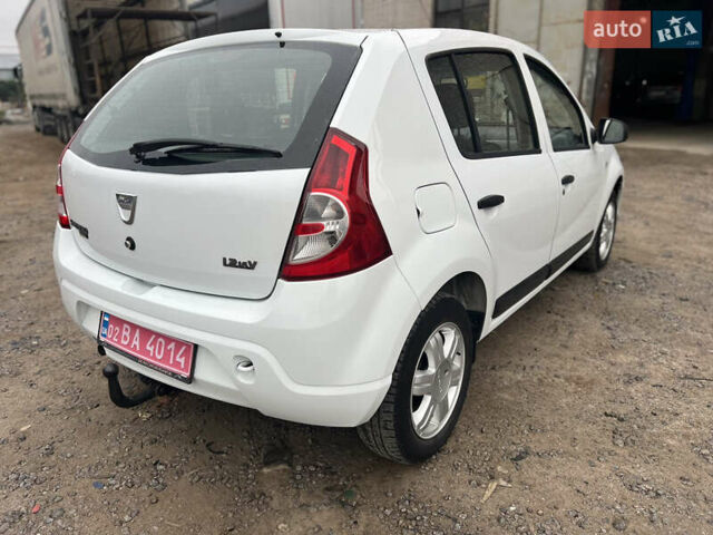 Білий Дачія Sandero, об'ємом двигуна 1.2 л та пробігом 142 тис. км за 4650 $, фото 17 на Automoto.ua