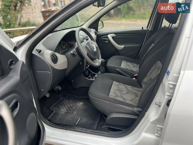 Білий Дачія Sandero, об'ємом двигуна 1.2 л та пробігом 142 тис. км за 4650 $, фото 30 на Automoto.ua