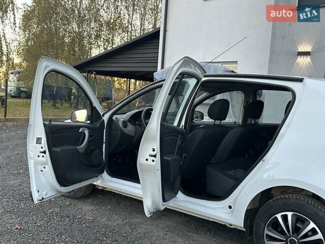 Дачия Сандеро 2009 в Любешов на Automoto.ua Белый Дачия Сандеро, объемом двигателя 1.4 л и пробегом 107 тыс. км за 4550 $, фото 20 на Automoto.ua