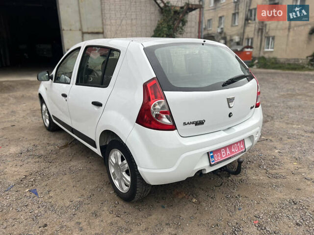 Білий Дачія Sandero, об'ємом двигуна 1.2 л та пробігом 142 тис. км за 4650 $, фото 10 на Automoto.ua