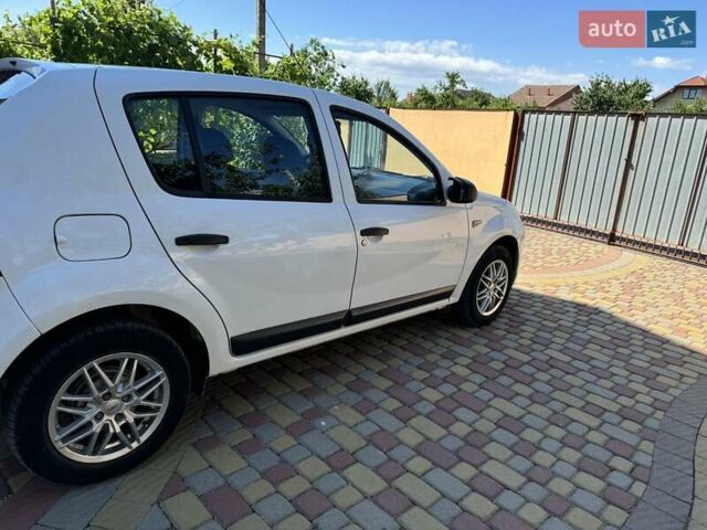 Білий Дачія Sandero, об'ємом двигуна 1.15 л та пробігом 194 тис. км за 3700 $, фото 8 на Automoto.ua