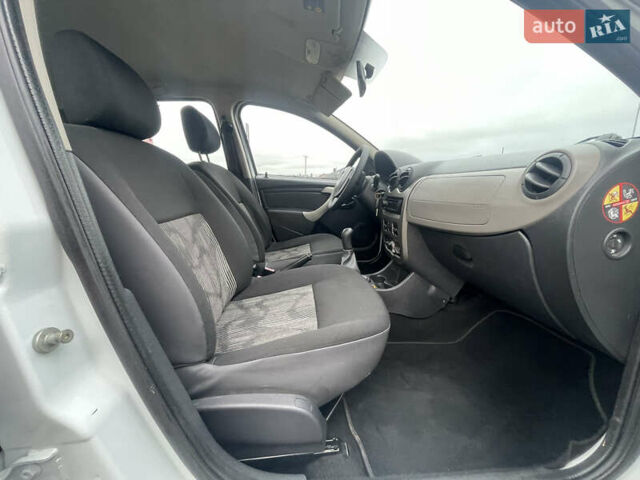 Белый Дачия Сандеро, объемом двигателя 1.2 л и пробегом 184 тыс. км за 4400 $, фото 23 на Automoto.ua