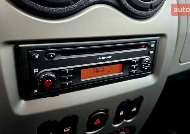 Белый Дачия Сандеро, объемом двигателя 1.2 л и пробегом 104 тыс. км за 5299 $, фото 48 на Automoto.ua