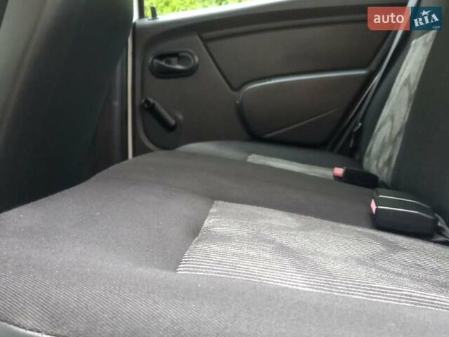 Білий Дачія Sandero, об'ємом двигуна 1.2 л та пробігом 160 тис. км за 4299 $, фото 70 на Automoto.ua