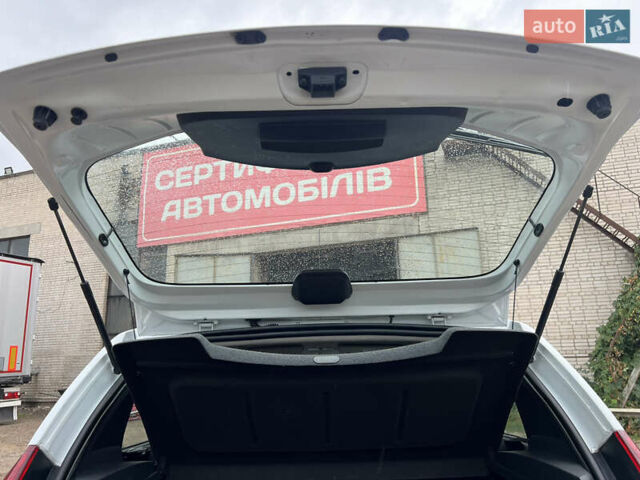 Білий Дачія Sandero, об'ємом двигуна 1.2 л та пробігом 142 тис. км за 4650 $, фото 46 на Automoto.ua
