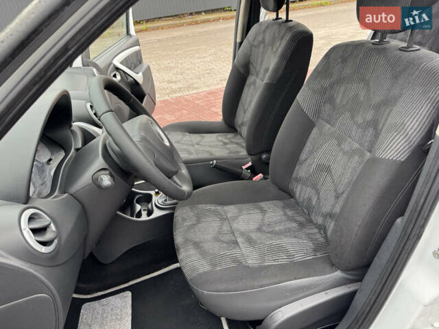 Білий Дачія Sandero, об'ємом двигуна 1.6 л та пробігом 140 тис. км за 4899 $, фото 13 на Automoto.ua