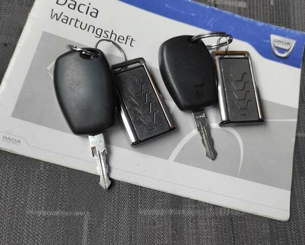 Білий Дачія Sandero, об'ємом двигуна 1.4 л та пробігом 225 тис. км за 2900 $, фото 7 на Automoto.ua