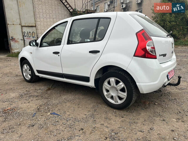 Білий Дачія Sandero, об'ємом двигуна 1.2 л та пробігом 142 тис. км за 4650 $, фото 9 на Automoto.ua