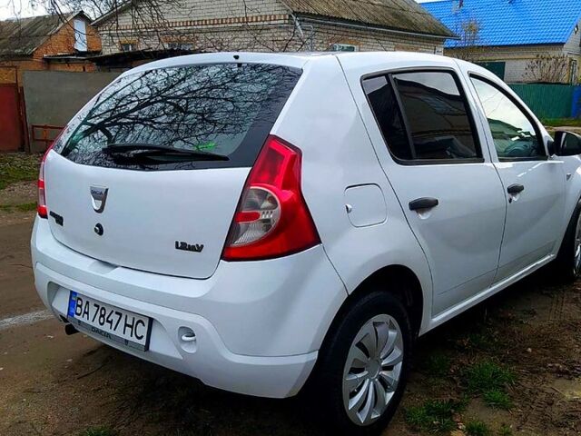 Білий Дачія Sandero, об'ємом двигуна 1.1 л та пробігом 215 тис. км за 3899 $, фото 3 на Automoto.ua