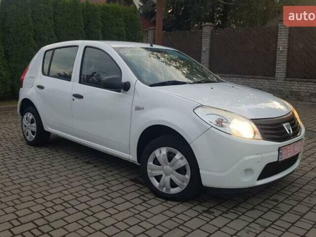 Белый Дачия Сандеро, объемом двигателя 1.4 л и пробегом 176 тыс. км за 4500 $, фото 3 на Automoto.ua