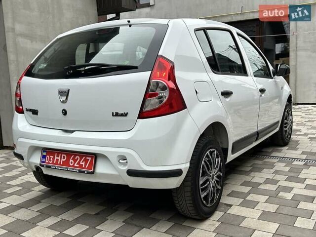 Белый Дачия Сандеро, объемом двигателя 1.2 л и пробегом 187 тыс. км за 4200 $, фото 9 на Automoto.ua