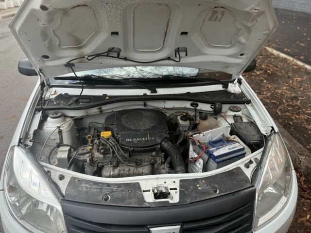 Білий Дачія Sandero, об'ємом двигуна 1.4 л та пробігом 200 тис. км за 4499 $, фото 10 на Automoto.ua