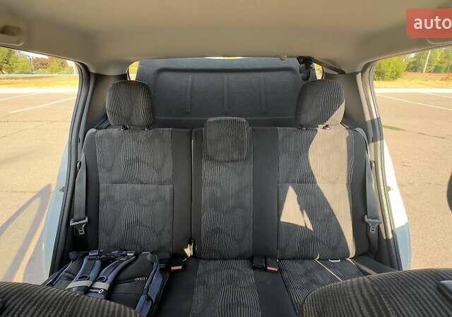 Білий Дачія Sandero, об'ємом двигуна 1.4 л та пробігом 140 тис. км за 4200 $, фото 3 на Automoto.ua