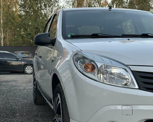 Дачия Сандеро 2009 в Любешов на Automoto.ua Белый Дачия Сандеро, объемом двигателя 1.4 л и пробегом 107 тыс. км за 4550 $, фото 8 на Automoto.ua
