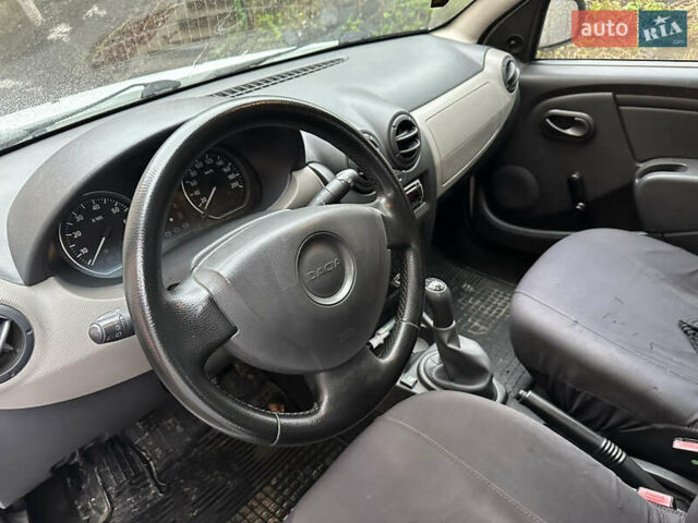 Білий Дачія Sandero, об'ємом двигуна 1.2 л та пробігом 247 тис. км за 2600 $, фото 5 на Automoto.ua
