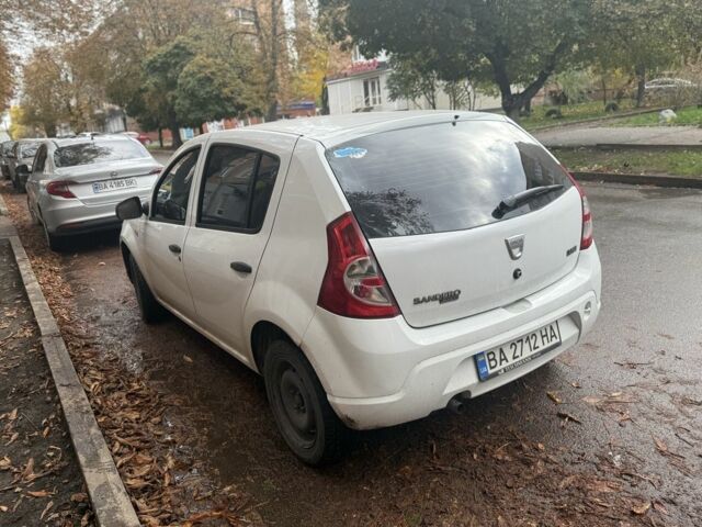 Білий Дачія Sandero, об'ємом двигуна 1.4 л та пробігом 200 тис. км за 4499 $, фото 2 на Automoto.ua
