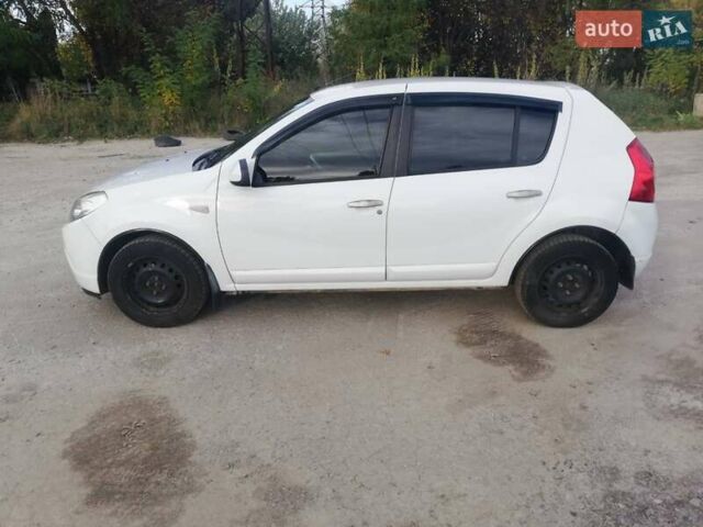 Білий Дачія Sandero, об'ємом двигуна 1.6 л та пробігом 245 тис. км за 3700 $, фото 8 на Automoto.ua