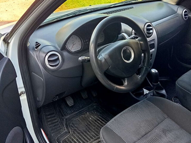 Белый Дачия Сандеро, объемом двигателя 1.4 л и пробегом 192 тыс. км за 4300 $, фото 8 на Automoto.ua