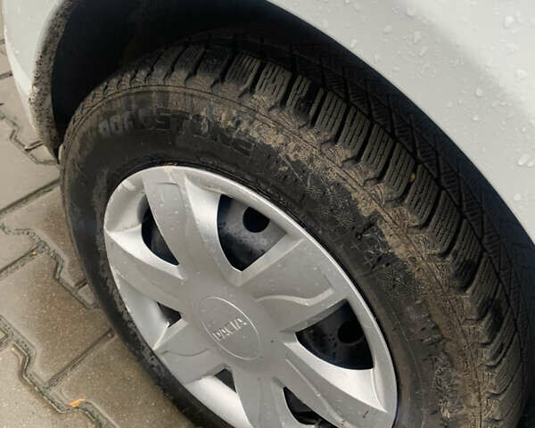 Білий Дачія Sandero, об'ємом двигуна 1.15 л та пробігом 147 тис. км за 4500 $, фото 11 на Automoto.ua