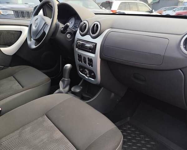 Білий Дачія Sandero, об'ємом двигуна 1.6 л та пробігом 147 тис. км за 5900 $, фото 14 на Automoto.ua