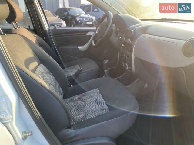 Белый Дачия Сандеро, объемом двигателя 1.2 л и пробегом 133 тыс. км за 4990 $, фото 26 на Automoto.ua