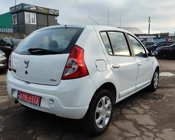 Білий Дачія Sandero, об'ємом двигуна 1.6 л та пробігом 147 тис. км за 5900 $, фото 4 на Automoto.ua