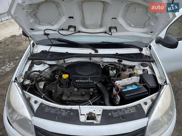 Белый Дачия Сандеро, объемом двигателя 1.39 л и пробегом 336 тыс. км за 2550 $, фото 7 на Automoto.ua