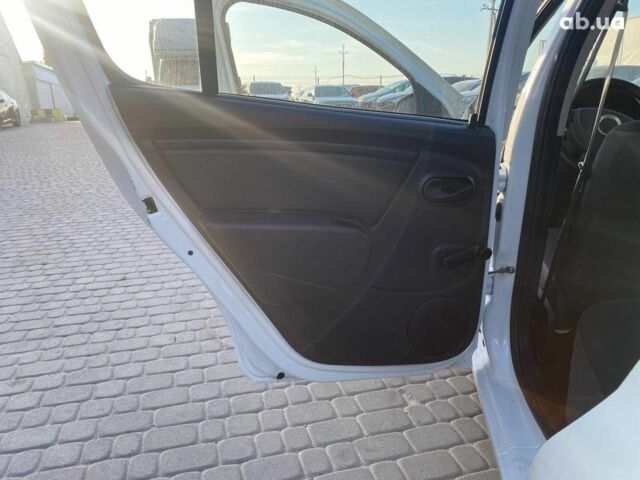 Белый Дачия Сандеро, объемом двигателя 1.2 л и пробегом 133 тыс. км за 4990 $, фото 21 на Automoto.ua