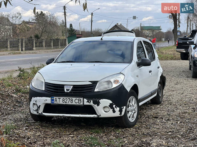 Білий Дачія Sandero, об'ємом двигуна 1.39 л та пробігом 450 тис. км за 1699 $, фото 2 на Automoto.ua