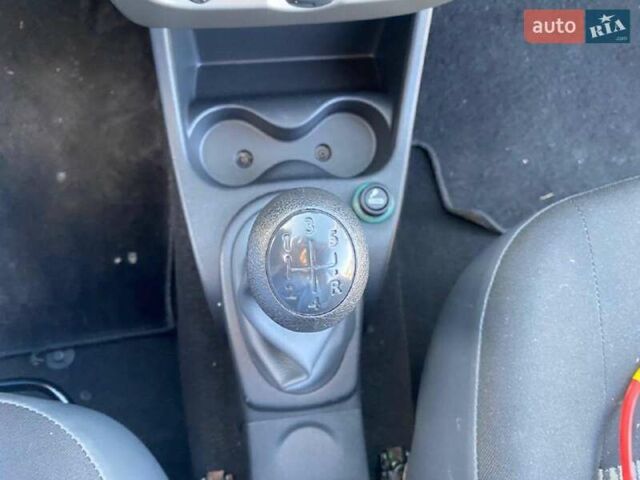 Белый Дачия Сандеро, объемом двигателя 1.2 л и пробегом 133 тыс. км за 4990 $, фото 27 на Automoto.ua