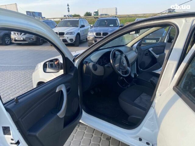 Белый Дачия Сандеро, объемом двигателя 1.2 л и пробегом 133 тыс. км за 4990 $, фото 13 на Automoto.ua