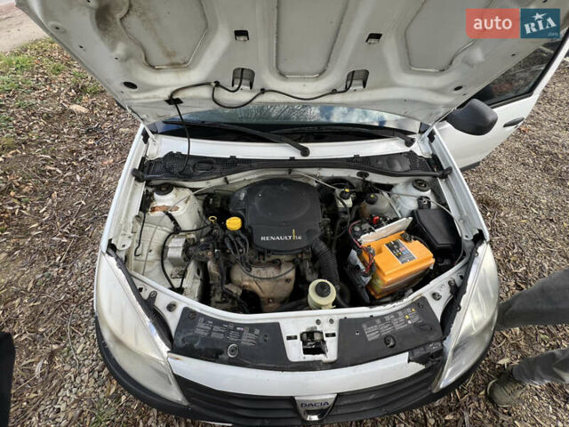 Білий Дачія Sandero, об'ємом двигуна 1.39 л та пробігом 450 тис. км за 1699 $, фото 16 на Automoto.ua