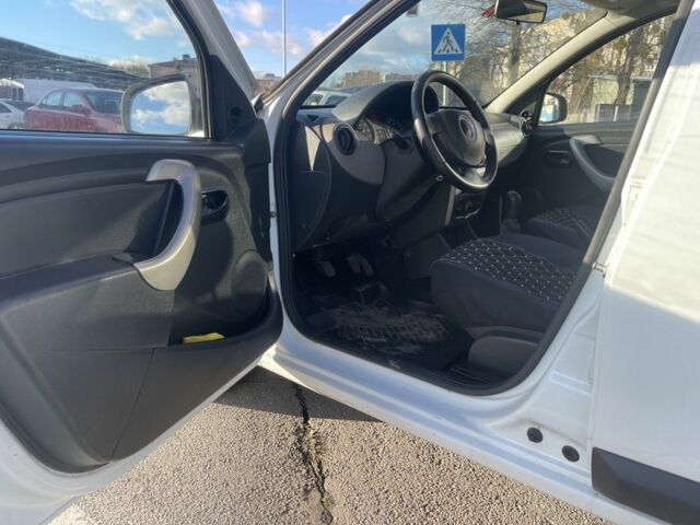 Белый Дачия Сандеро, объемом двигателя 1.1 л и пробегом 232 тыс. км за 3600 $, фото 6 на Automoto.ua