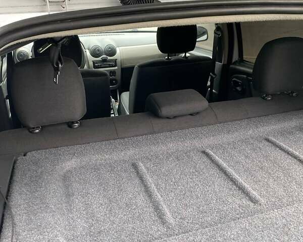 Білий Дачія Sandero, об'ємом двигуна 1.4 л та пробігом 255 тис. км за 4200 $, фото 21 на Automoto.ua