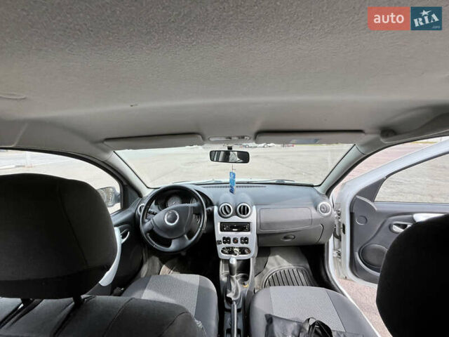 Білий Дачія Sandero, об'ємом двигуна 1.15 л та пробігом 230 тис. км за 3700 $, фото 7 на Automoto.ua