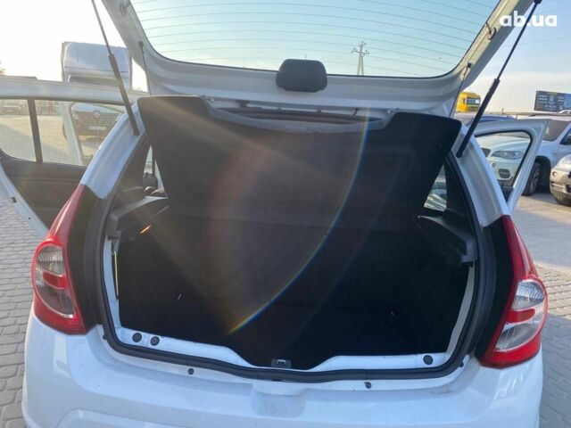 Белый Дачия Сандеро, объемом двигателя 1.2 л и пробегом 133 тыс. км за 4990 $, фото 24 на Automoto.ua